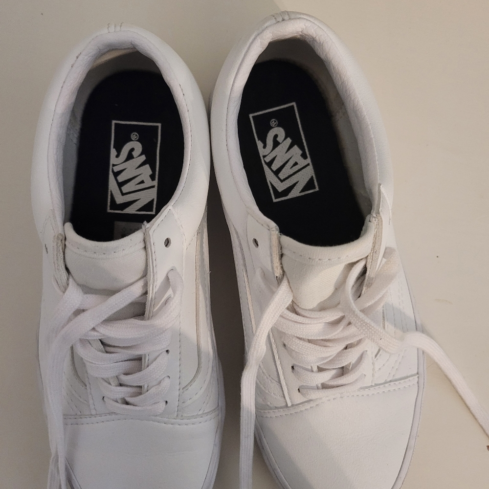 White vans - Picture 5 of 7